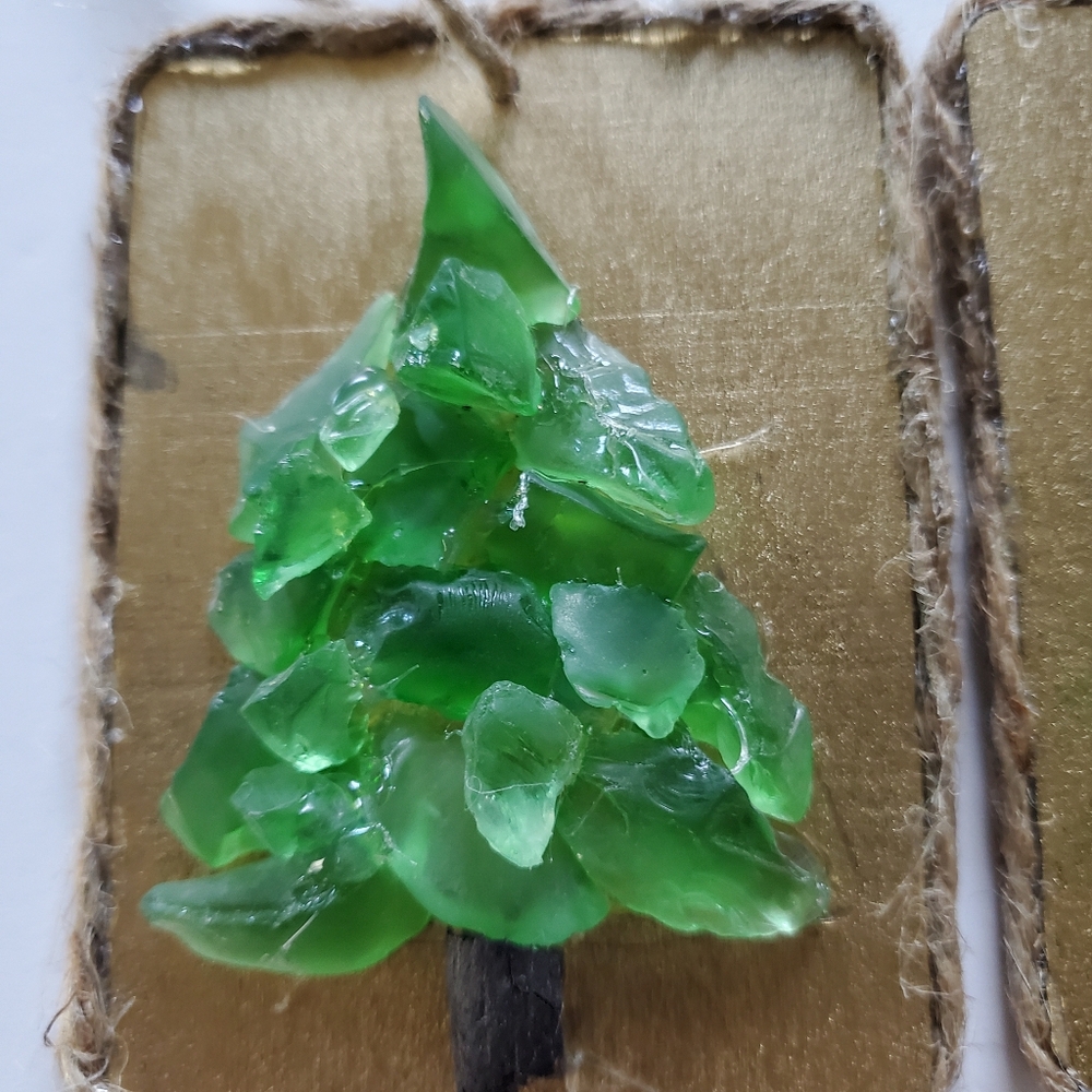Green Glass Tree on Gold Painted Wood Holiday Hang Tag Set of 3, 3.5"H X 2.5"W - Picture 3 of 9